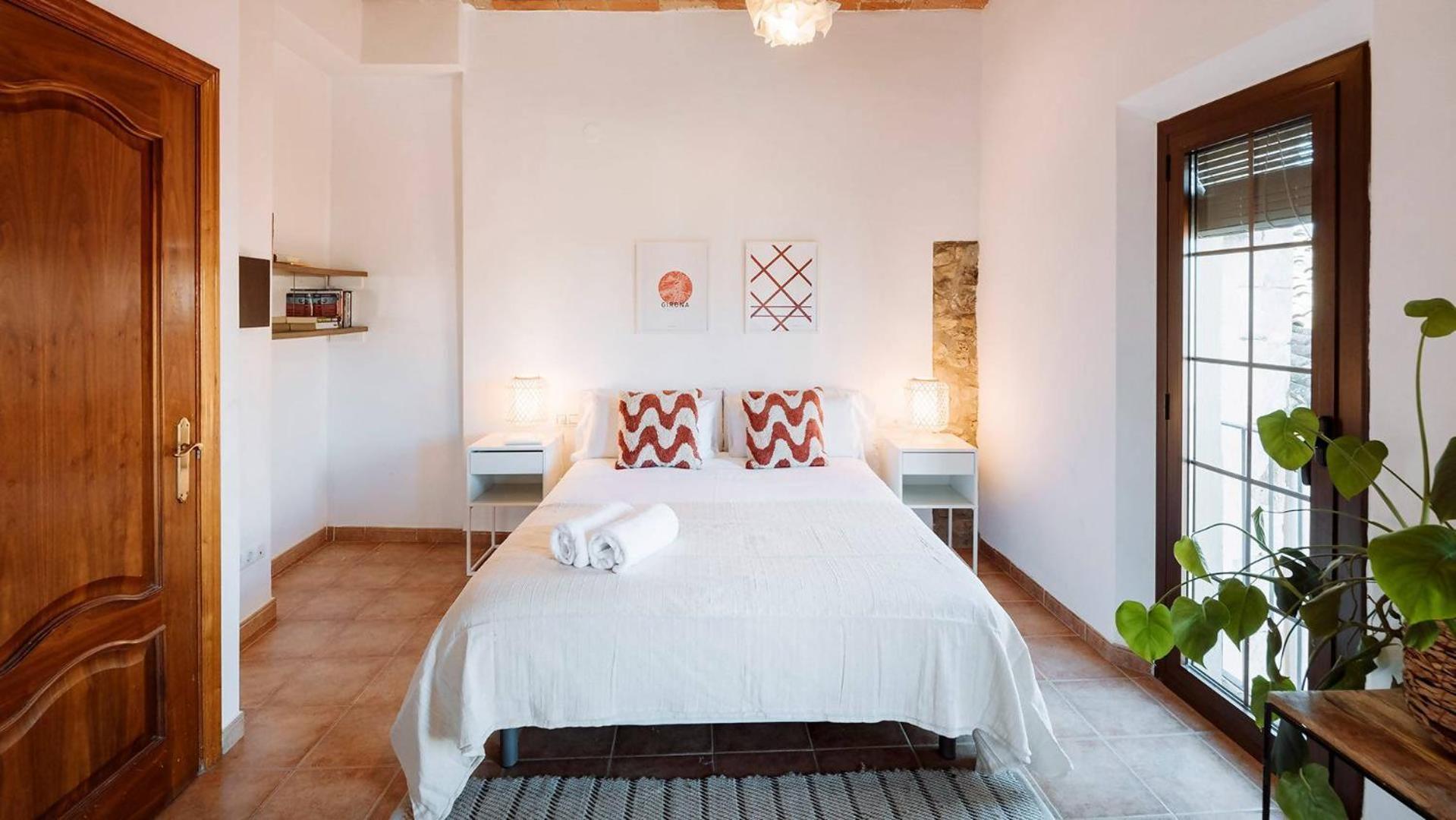 Romantic Duplex With Terrace And Great Views * Gerona